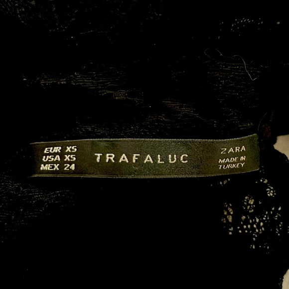 Little black lace dress, used a few times size xs - Picture 4 of 4